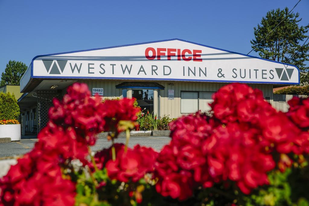 Westward Inn & Suites Langley Exterior foto
