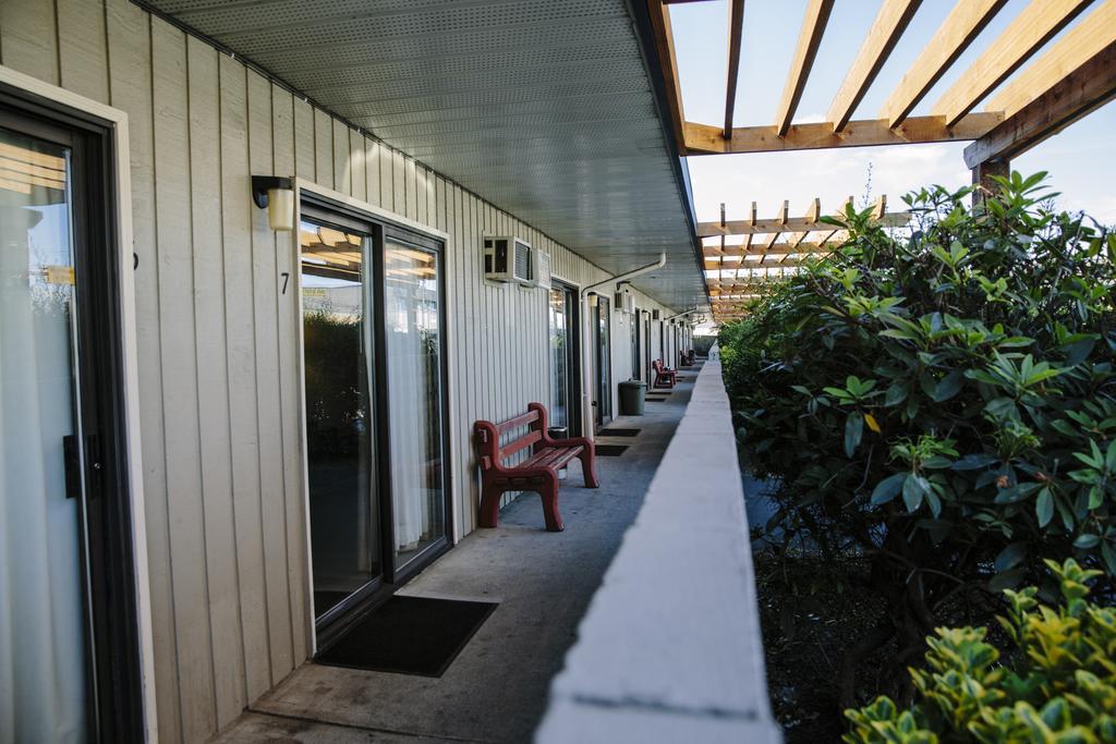 Westward Inn & Suites Langley Exterior foto
