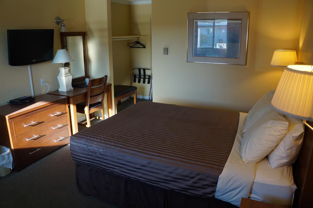 Westward Inn & Suites Langley Exterior foto
